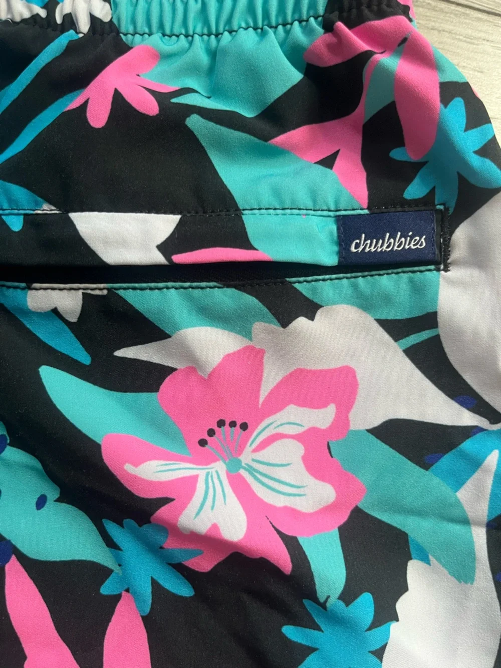 Chubbies The Juices 5.5” Inseam Black Blue Floral Swim Trunks Shorts Lined M Men